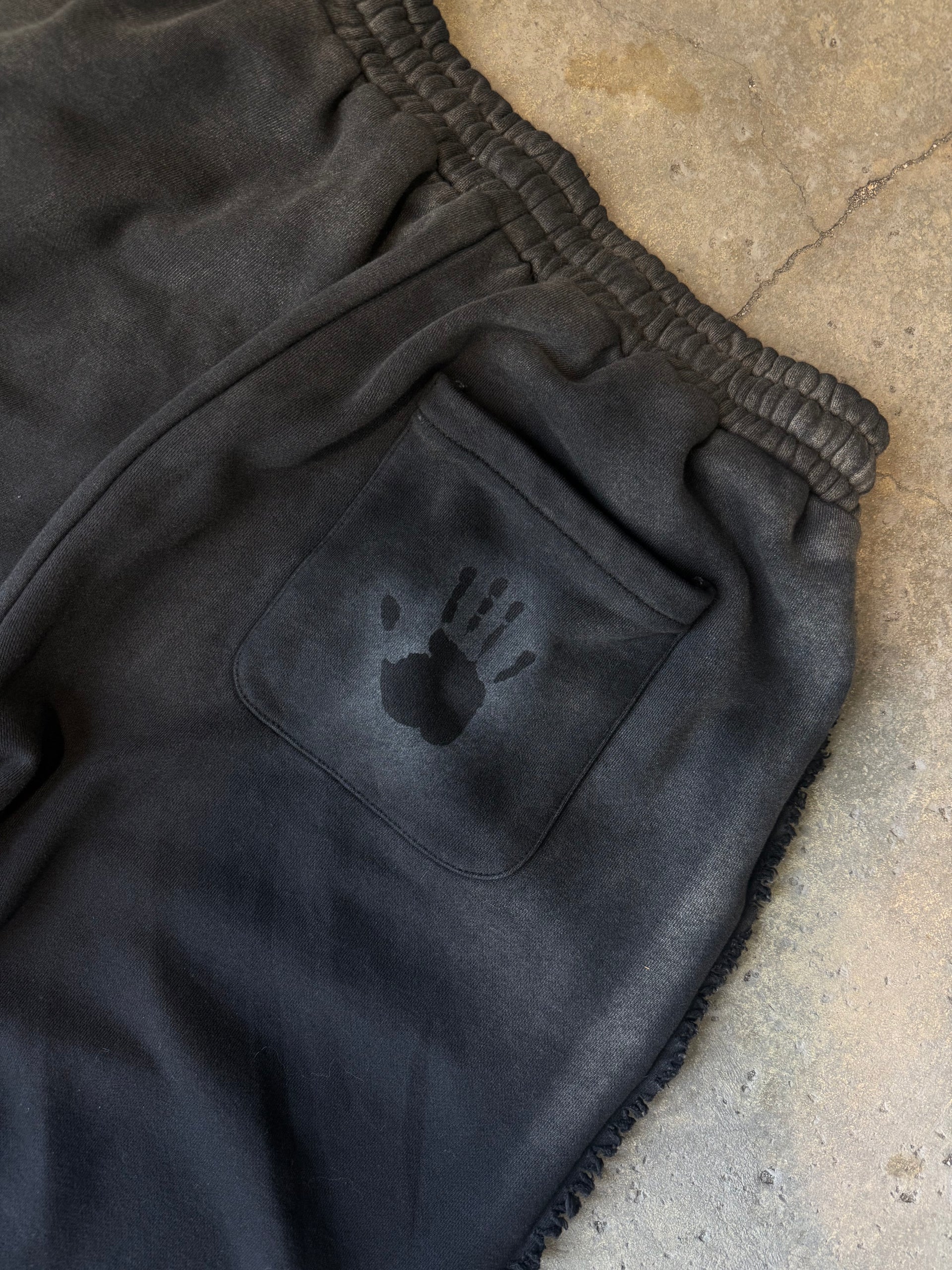 SHORTS (BLACK)