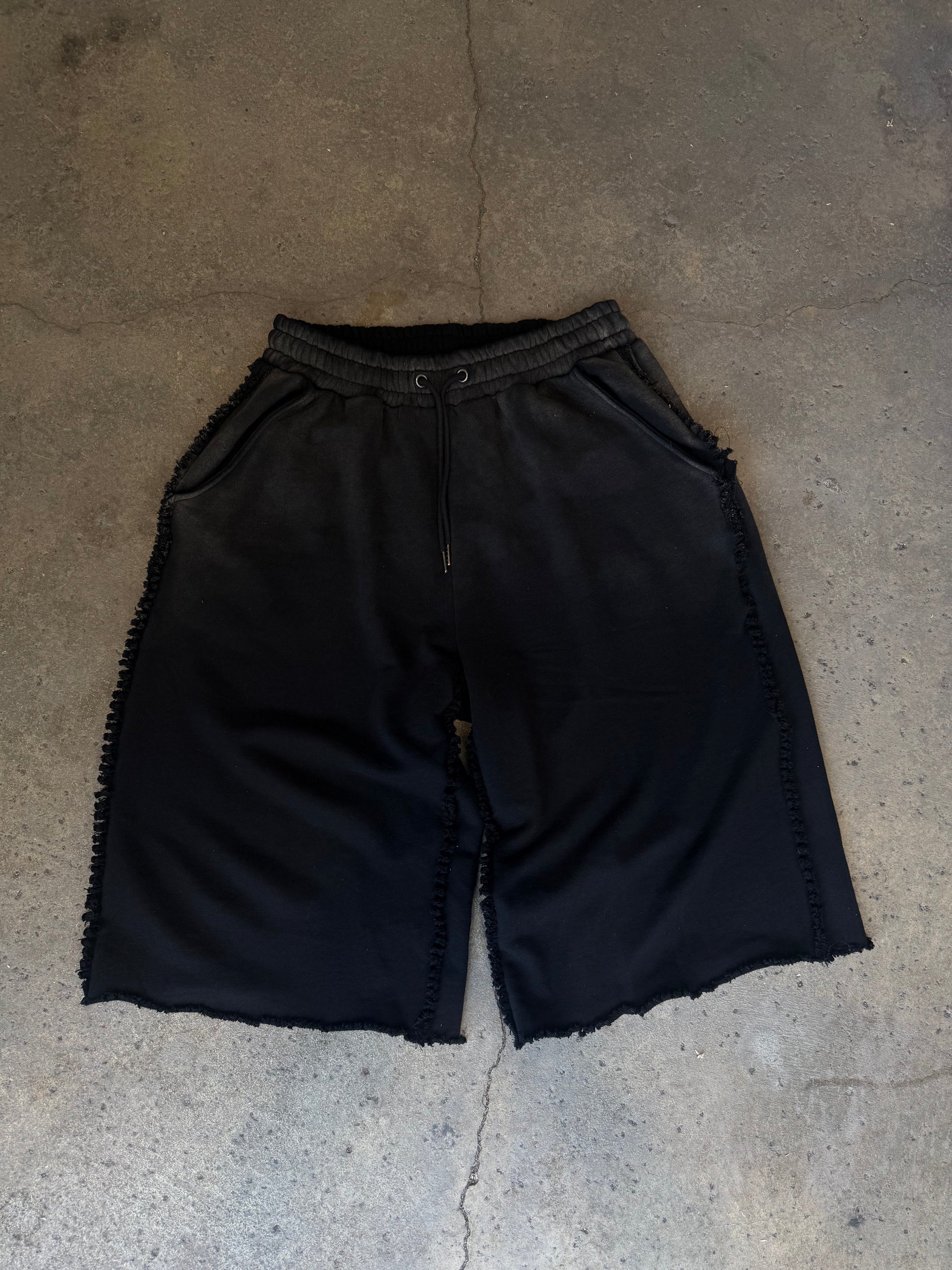 SHORTS (BLACK)